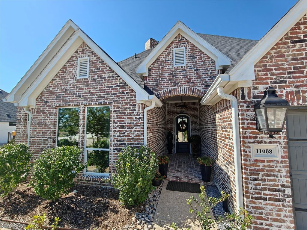 11008 Familia Real Drive, Benbrook, TX 76126 — photo 3