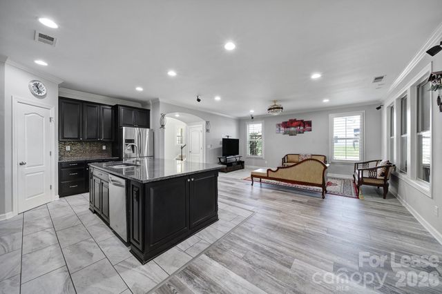 610 Blaise Court, Matthews, NC 28104