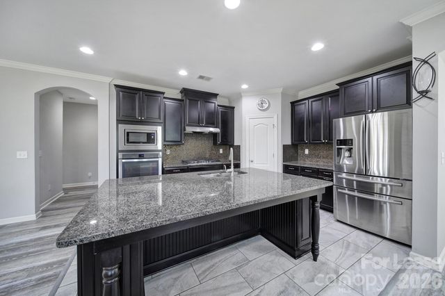 610 Blaise Court, Matthews, NC 28104