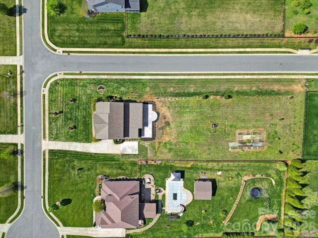 610 Blaise Court, Matthews, NC 28104