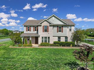 610 Blaise Court, Matthews, NC 28104