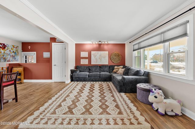 392 Suburban Drive, Toms River, NJ 08753