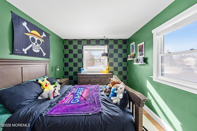 392 Suburban Drive, Toms River, NJ 08753