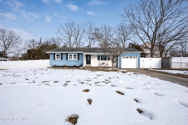 392 Suburban Drive, Toms River, NJ 08753