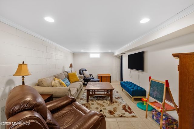 392 Suburban Drive, Toms River, NJ 08753