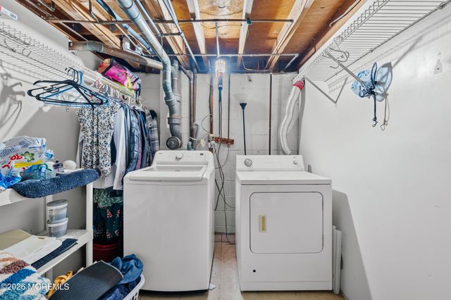 392 Suburban Drive, Toms River, NJ 08753