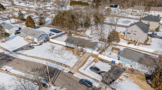 392 Suburban Drive, Toms River, NJ 08753