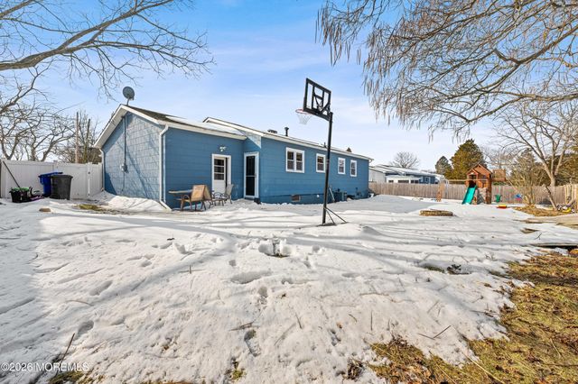 392 Suburban Drive, Toms River, NJ 08753