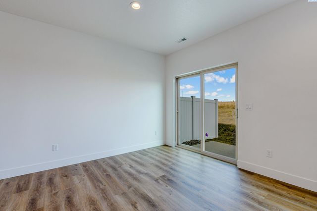 4541 Road 114, Pasco, WA 99301