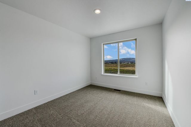 4541 Road 114, Pasco, WA 99301