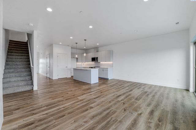 4541 Road 114, Pasco, WA 99301