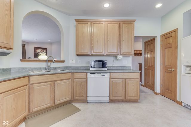 545 Georgetown Road, Greenwood, IN 46142