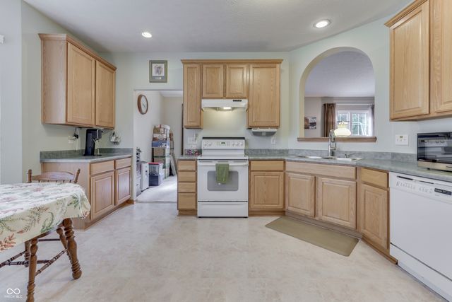 545 Georgetown Road, Greenwood, IN 46142