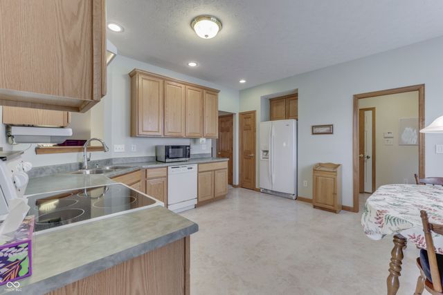 545 Georgetown Road, Greenwood, IN 46142