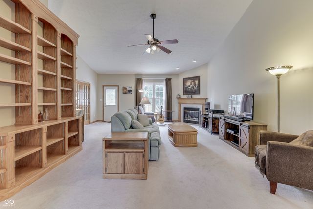 545 Georgetown Road, Greenwood, IN 46142