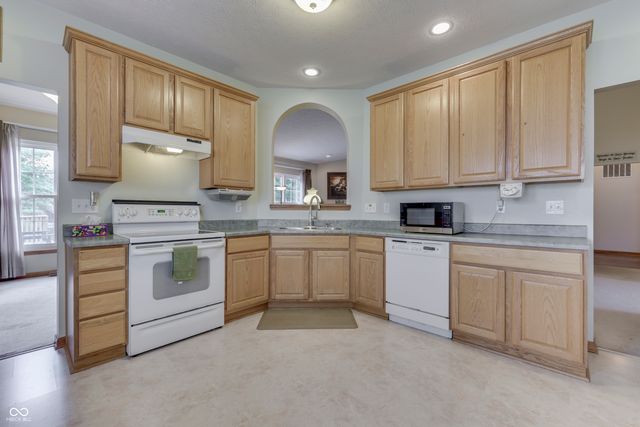 545 Georgetown Road, Greenwood, IN 46142