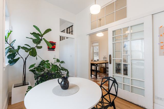 3279 W Armitage Avenue, Chicago, IL 60647