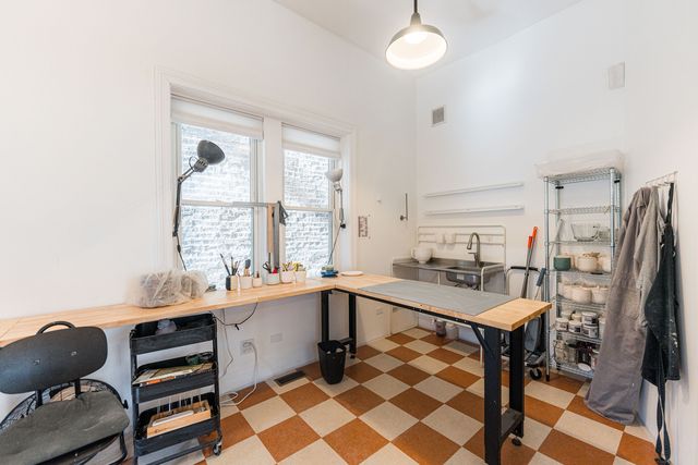 3279 W Armitage Avenue, Chicago, IL 60647