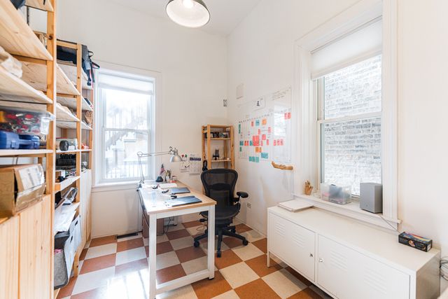 3279 W Armitage Avenue, Chicago, IL 60647