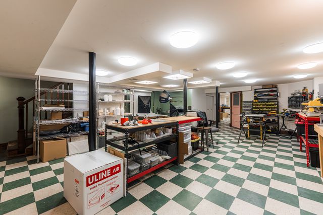 3279 W Armitage Avenue, Chicago, IL 60647