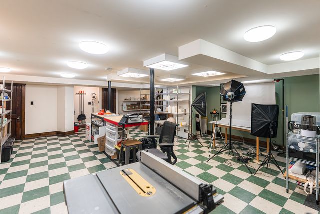 3279 W Armitage Avenue, Chicago, IL 60647