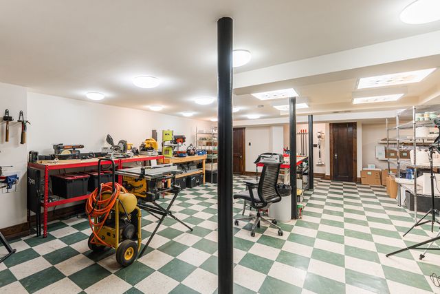 3279 W Armitage Avenue, Chicago, IL 60647