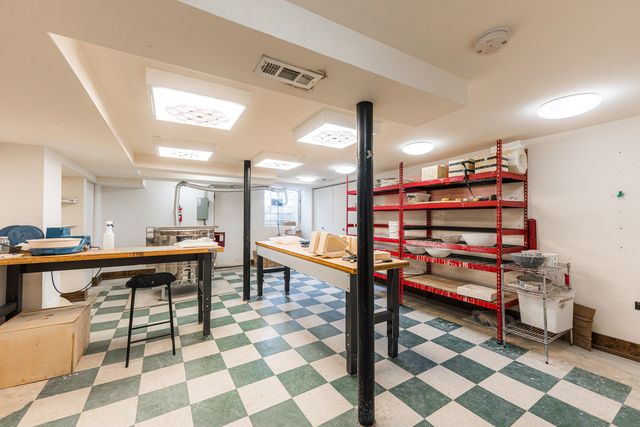 3279 W Armitage Avenue, Chicago, IL 60647