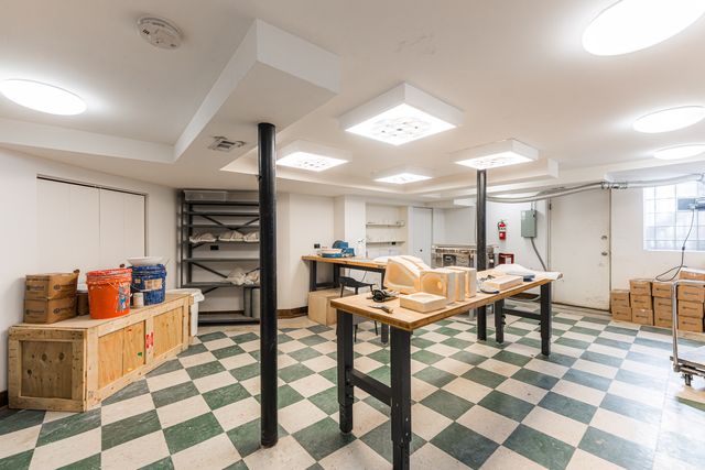 3279 W Armitage Avenue, Chicago, IL 60647