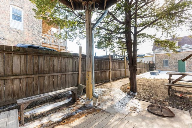 3279 W Armitage Avenue, Chicago, IL 60647