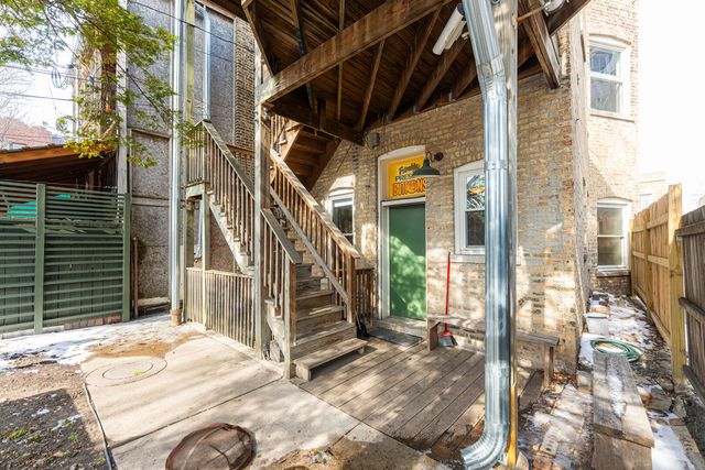 3279 W Armitage Avenue, Chicago, IL 60647