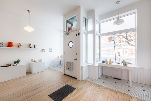 3279 W Armitage Avenue, Chicago, IL 60647