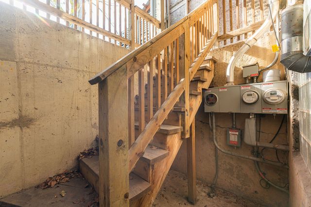 3279 W Armitage Avenue, Chicago, IL 60647