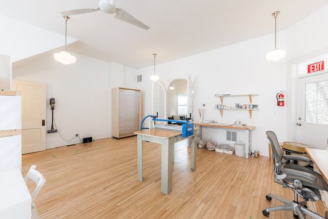 3279 W Armitage Avenue, Chicago, IL 60647