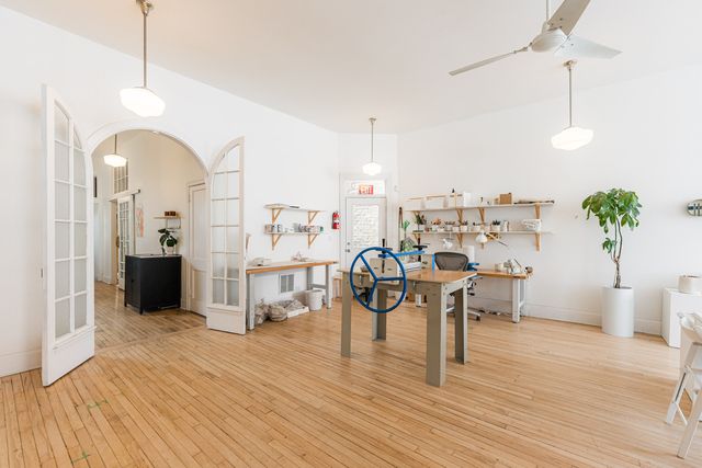 3279 W Armitage Avenue, Chicago, IL 60647