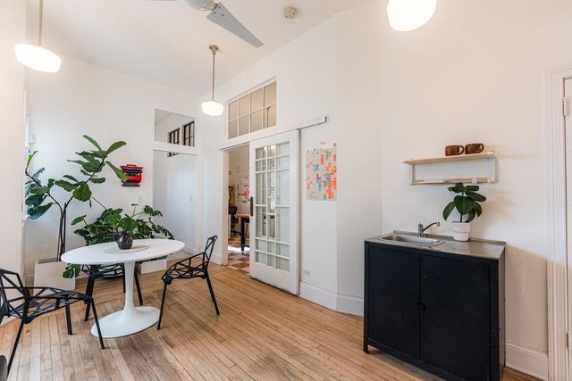 3279 W Armitage Avenue, Chicago, IL 60647