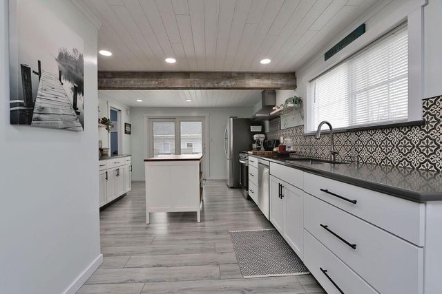 7573 335th AVENUE, Burlington, WI 53105