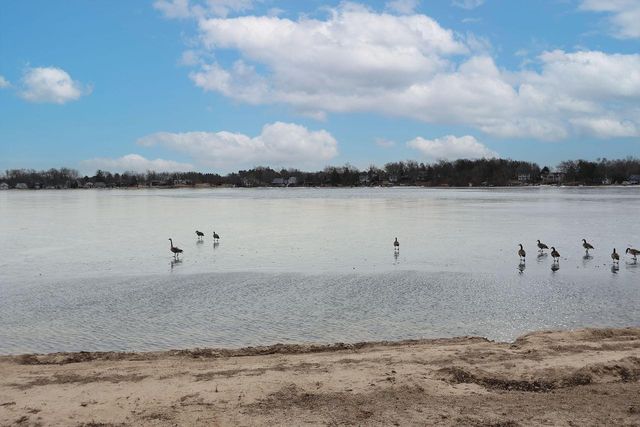 7573 335th AVENUE, Burlington, WI 53105