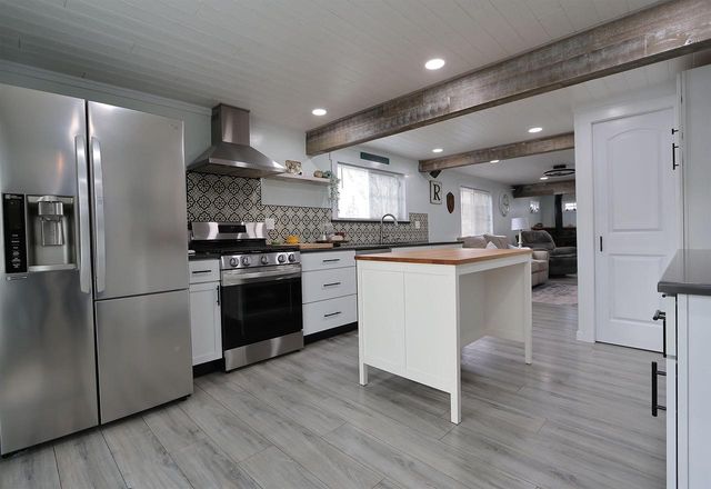 7573 335th AVENUE, Burlington, WI 53105