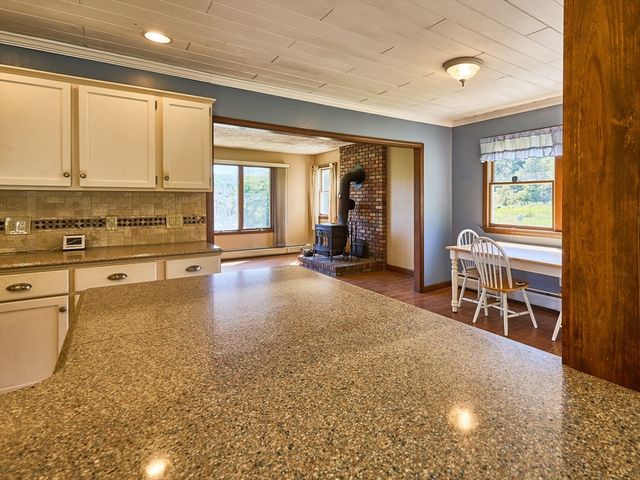 554 Sharps Lot Road, Swansea, MA 02777
