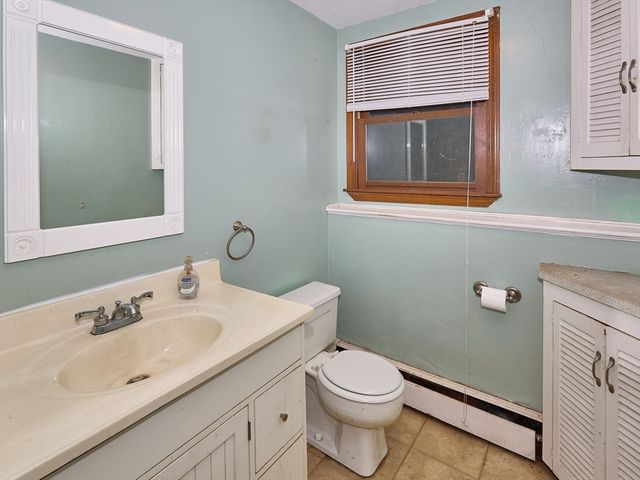 554 Sharps Lot Road, Swansea, MA 02777