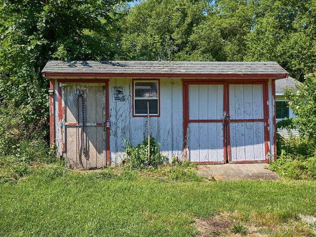554 Sharps Lot Road, Swansea, MA 02777