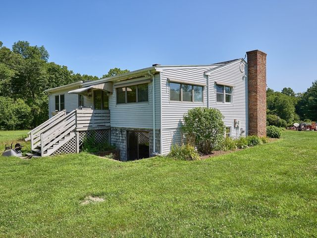 554 Sharps Lot Road, Swansea, MA 02777