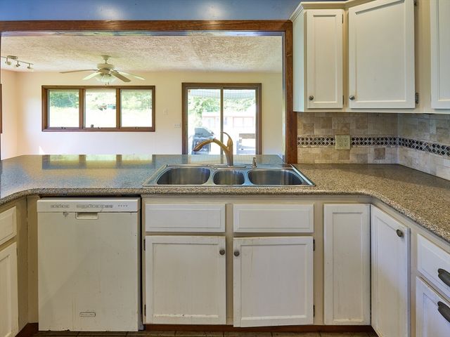 554 Sharps Lot Road, Swansea, MA 02777