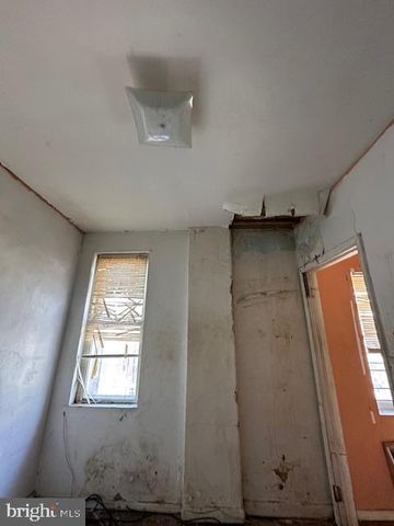 1530 S LECOUNT ST, Philadelphia, PA 19146