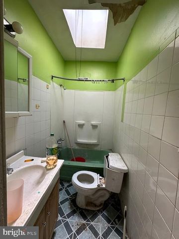 1530 S LECOUNT ST, Philadelphia, PA 19146