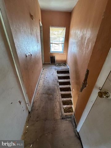 1530 S LECOUNT ST, Philadelphia, PA 19146