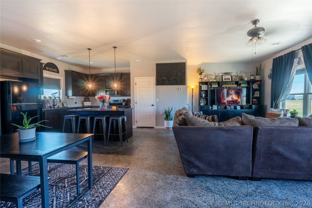 7044 Garfield Road, Beggs, OK 74421