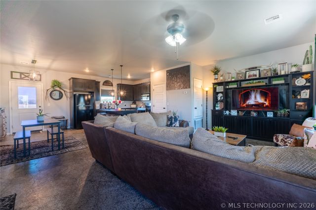 7044 Garfield Road, Beggs, OK 74421