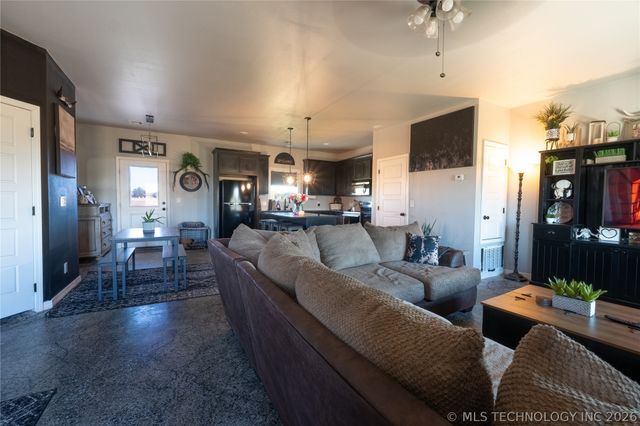 7044 Garfield Road, Beggs, OK 74421