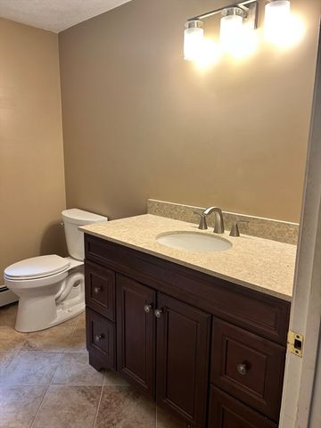 30 King Arthur Rd, Easton, MA 02356